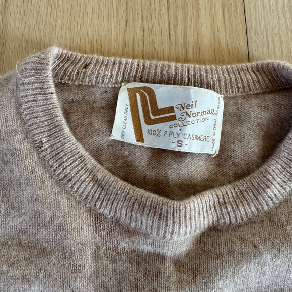 Neil Norman Beige 2 Ply Cashmere Sweater Size Small - Picture 2 of 6